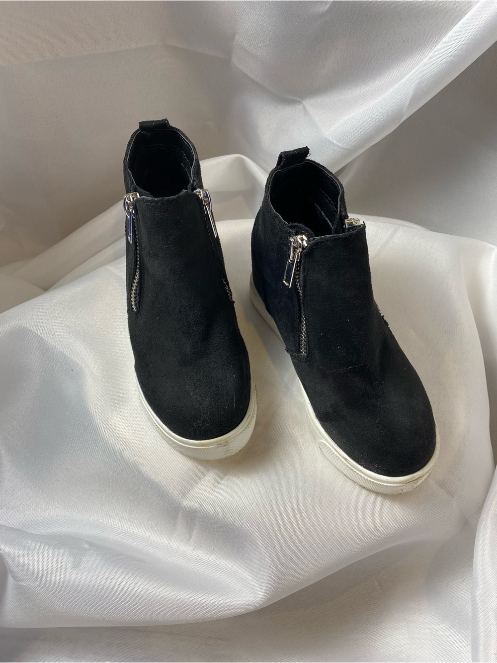 Soda Black Suede High-Top Kids Sneakers with White Soles